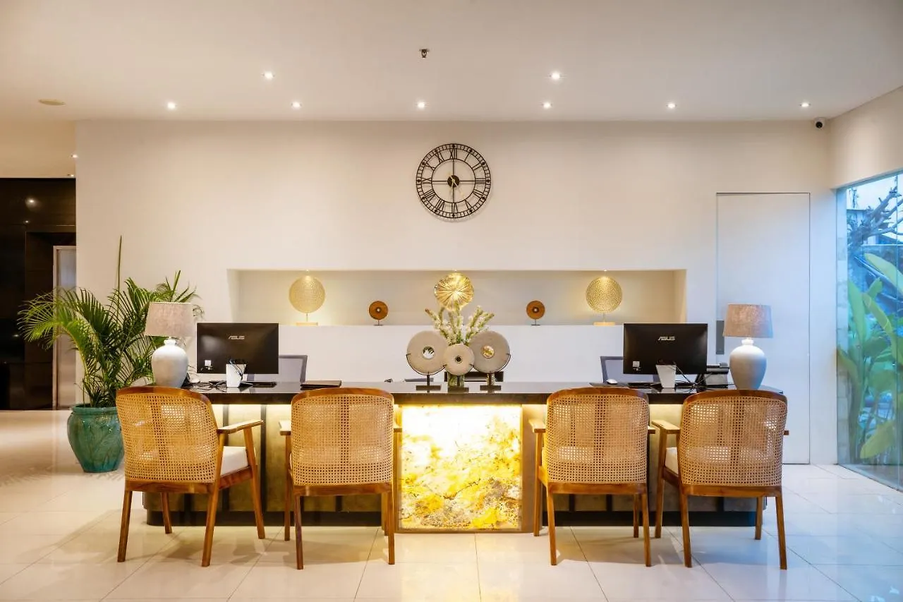 Crystalkuta Hotel - Bali  Кута